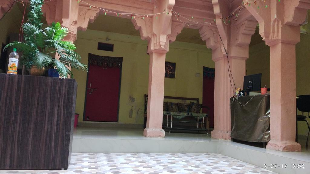 Radha Krishna Home Bénarès Extérieur photo
