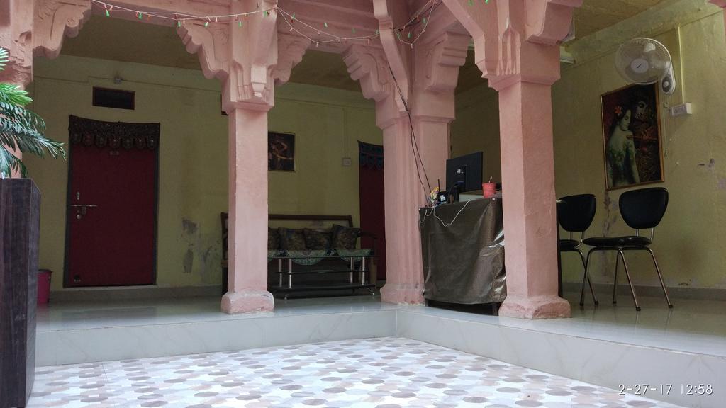 Radha Krishna Home Bénarès Extérieur photo
