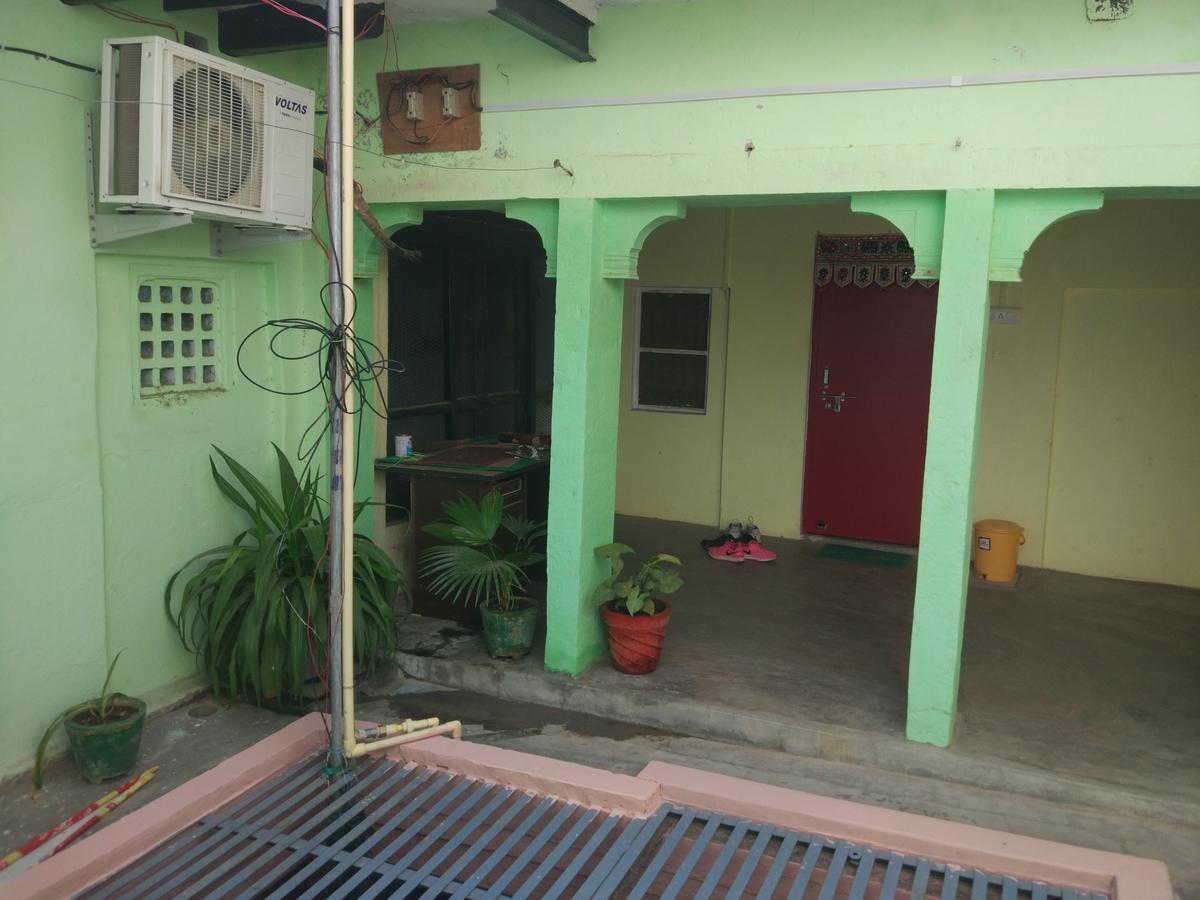 Radha Krishna Home Bénarès Extérieur photo
