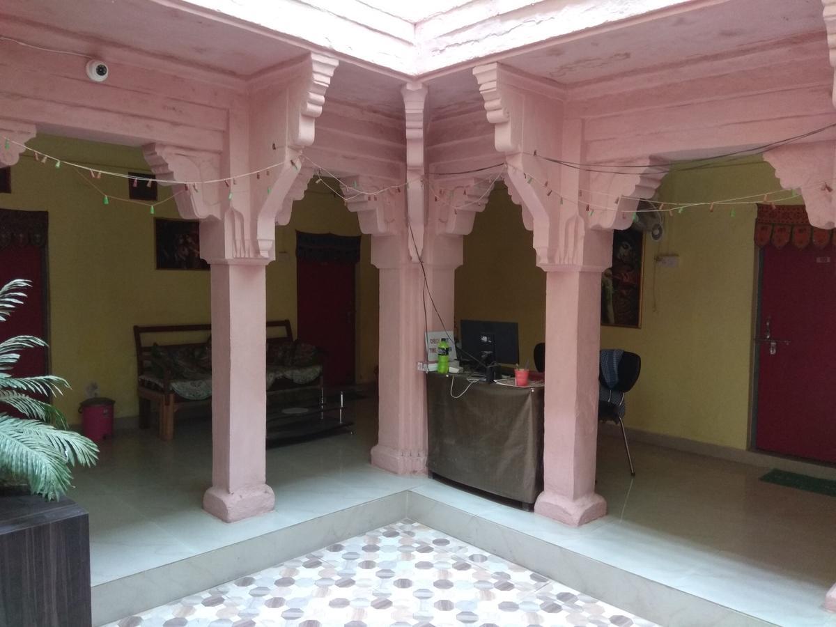 Radha Krishna Home Bénarès Extérieur photo